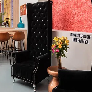 rezervați aici